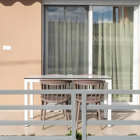 Dionysos Residential Complex Daire Ofrínion