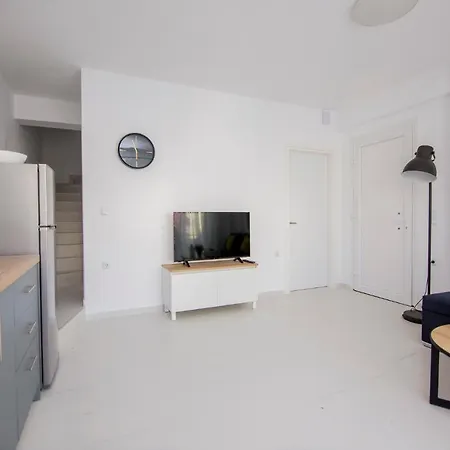 Slv Dionysos Apartment * Ofrínion